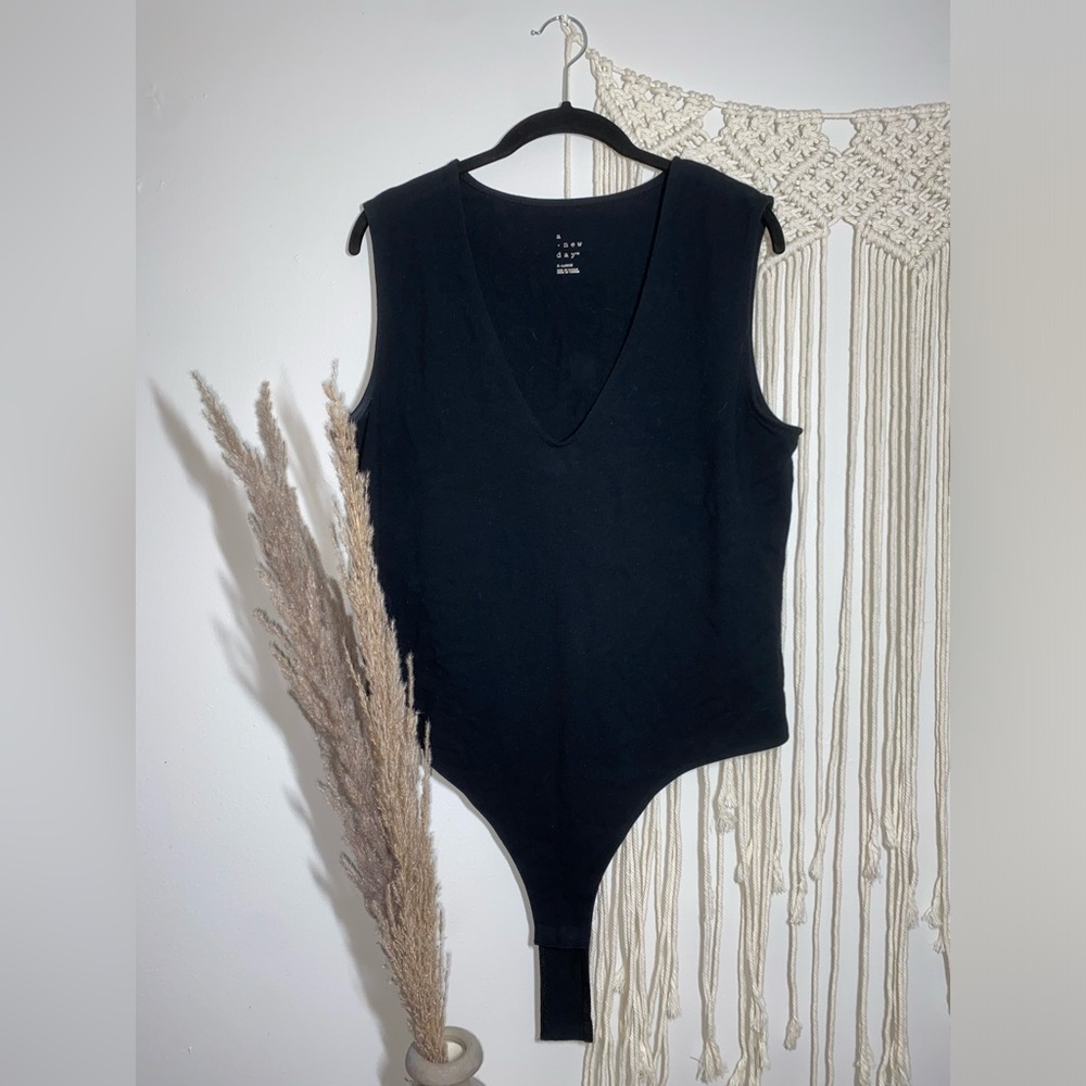 Sleeveless V-neck Bodysuit from Target✨